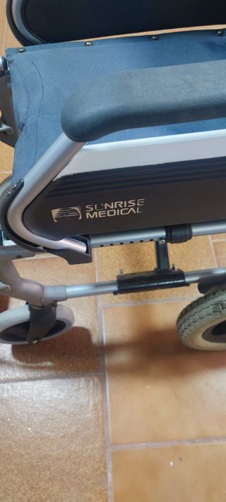 Silla de ruedas de adulto 