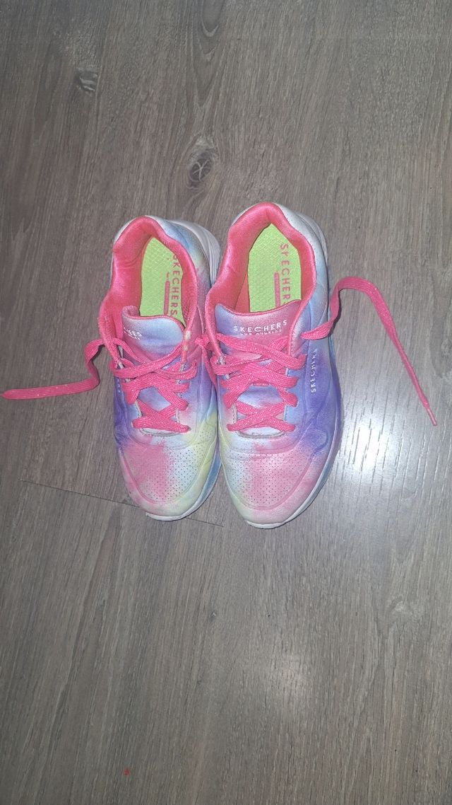 4 Zapatillas Skechers - Variadas