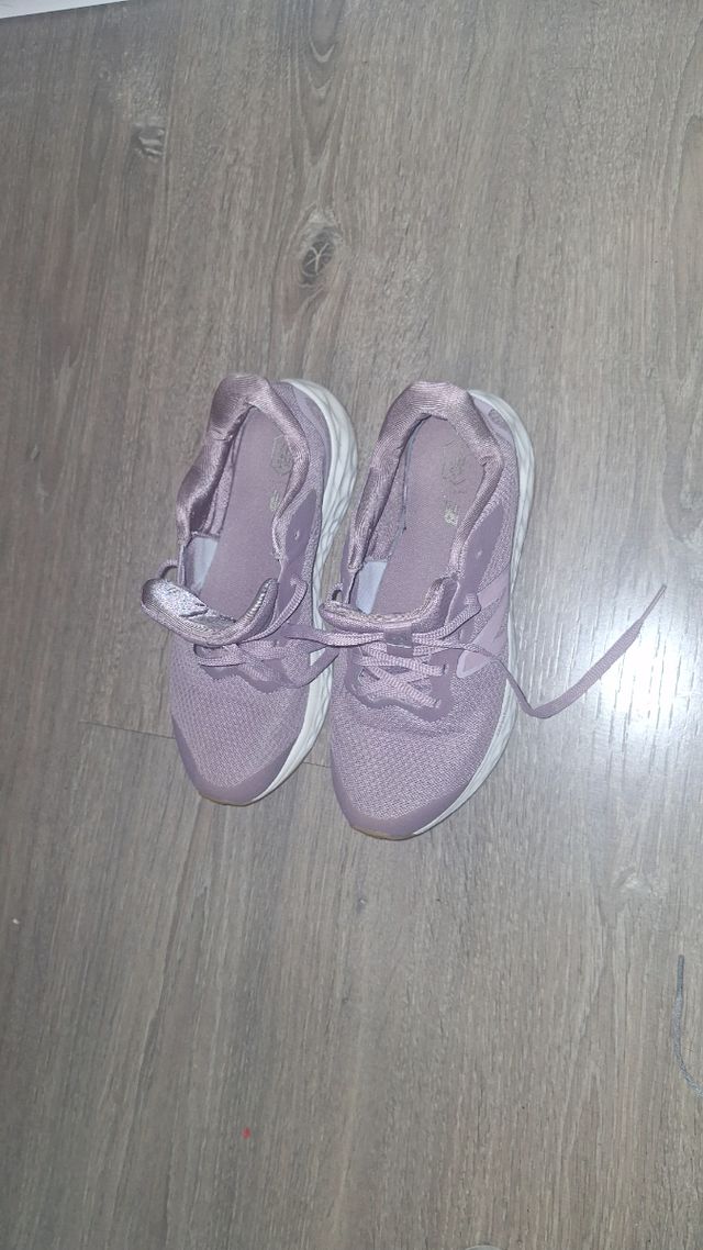 4 Zapatillas Skechers - Variadas