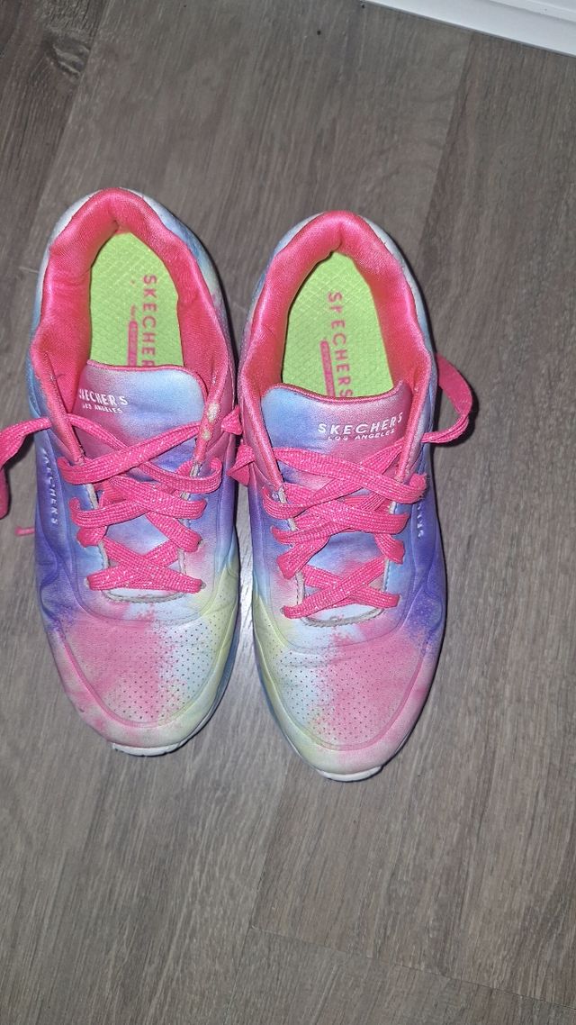 4 Zapatillas Skechers - Variadas