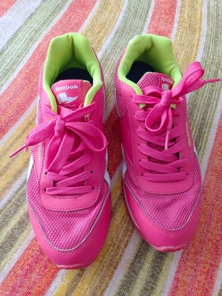 Zapatillas Reebok rosa fluor. Apenas usados