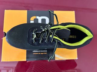 Zapatos seguridad COFRA negros-verdes