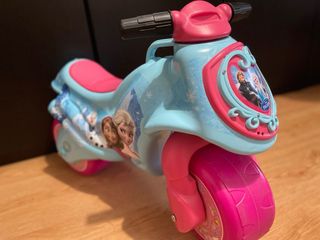 Moto Correpasillos Frozen Disney