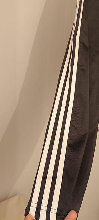 Pantalón Adidas negro deportivo