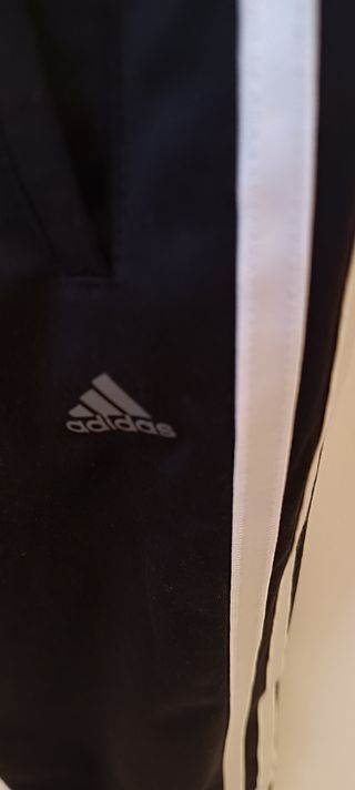 Pantalón Adidas negro deportivo