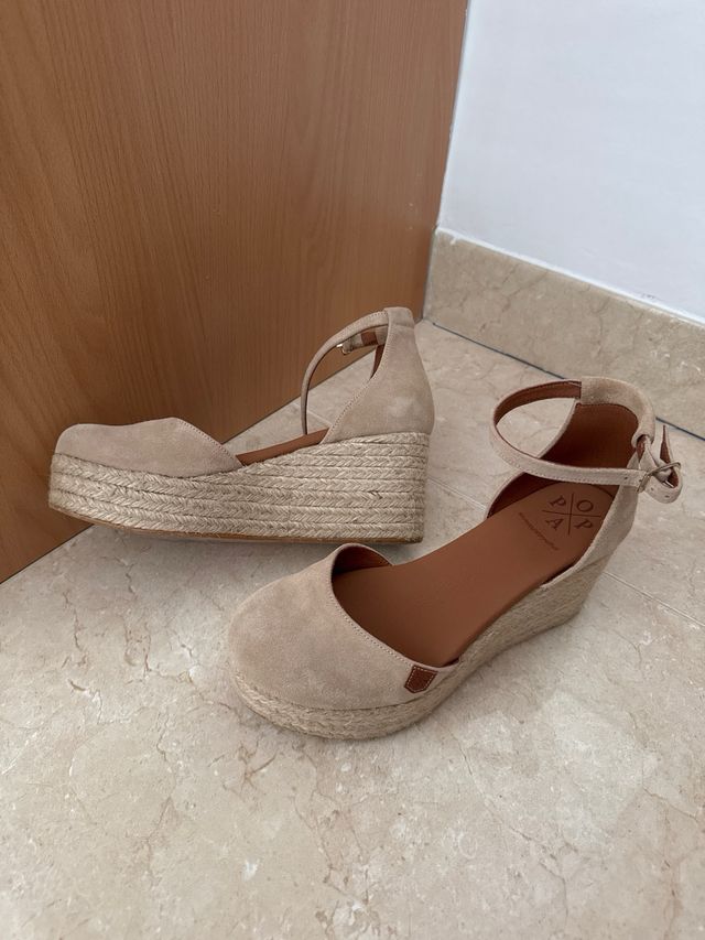 Sandalias cuña Popa beige