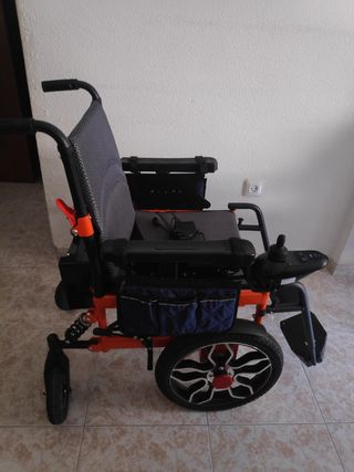 Silla de ruedas eléctrica marca Tripaide 