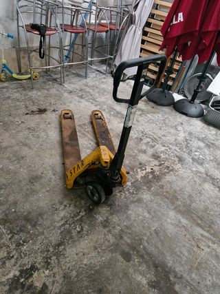 Transpaleta.manual usada. STARfunciona falta aceit