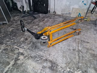 Transpaleta.manual usada. STARfunciona falta aceit