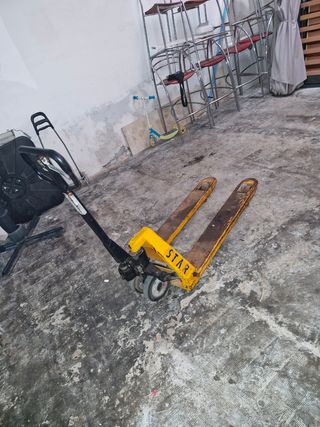 Transpaleta.manual usada. STARfunciona falta aceit