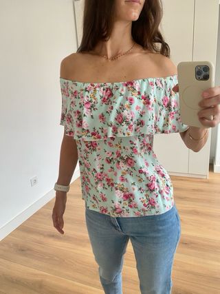 Blusa floral hombros descubiertos 