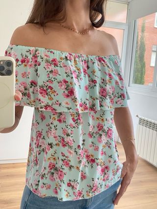 Blusa floral hombros descubiertos 