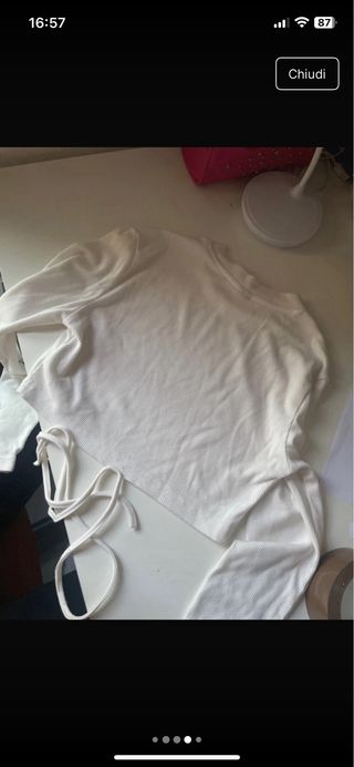 Maglia bianca a maniche lunghe