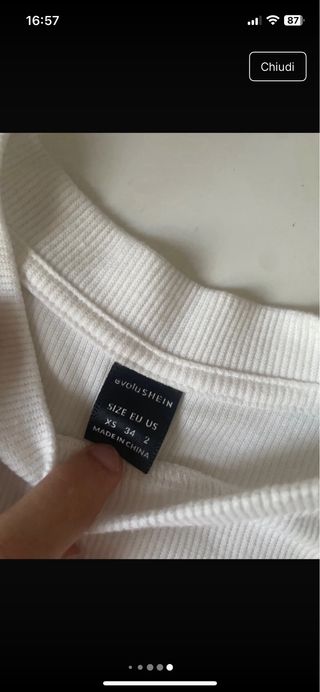 Maglia bianca a maniche lunghe