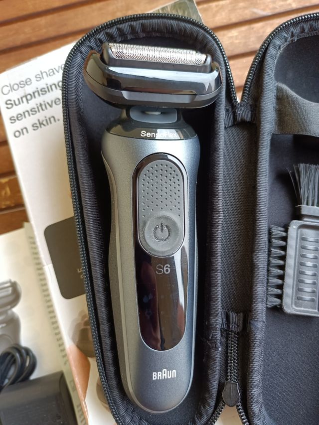 Rasoio elettrico Braun Series 6 Sensoflex