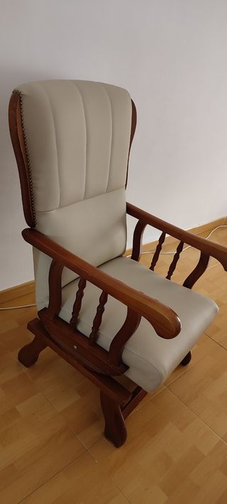 Mecedora beige polipiel - madera