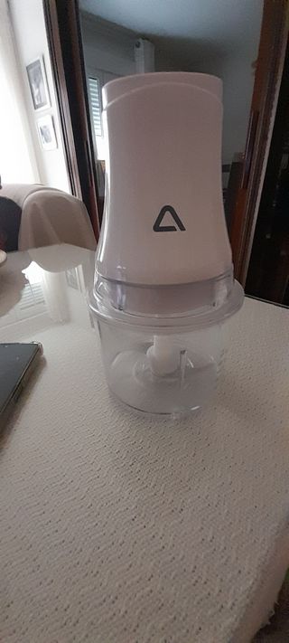 Picadora eléctrica compacta