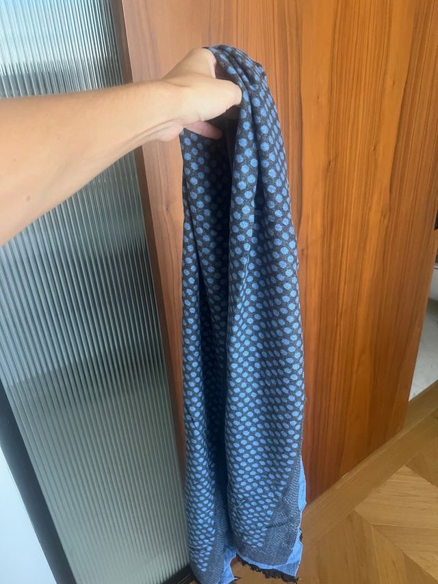 Fular lunares azul y gris