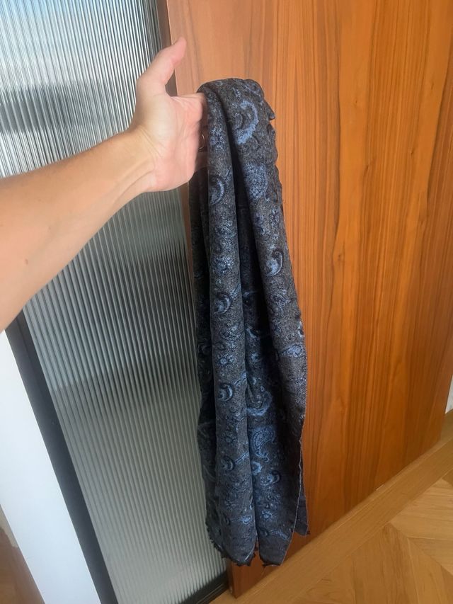 Fular lunares azul y gris