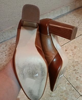 Zapatos Gloria Ortiz marrones