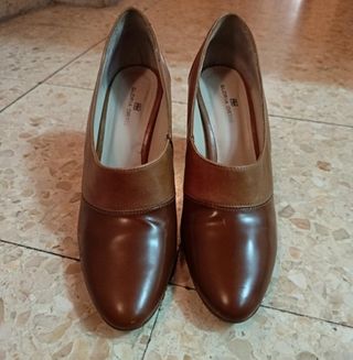 Zapatos Gloria Ortiz marrones