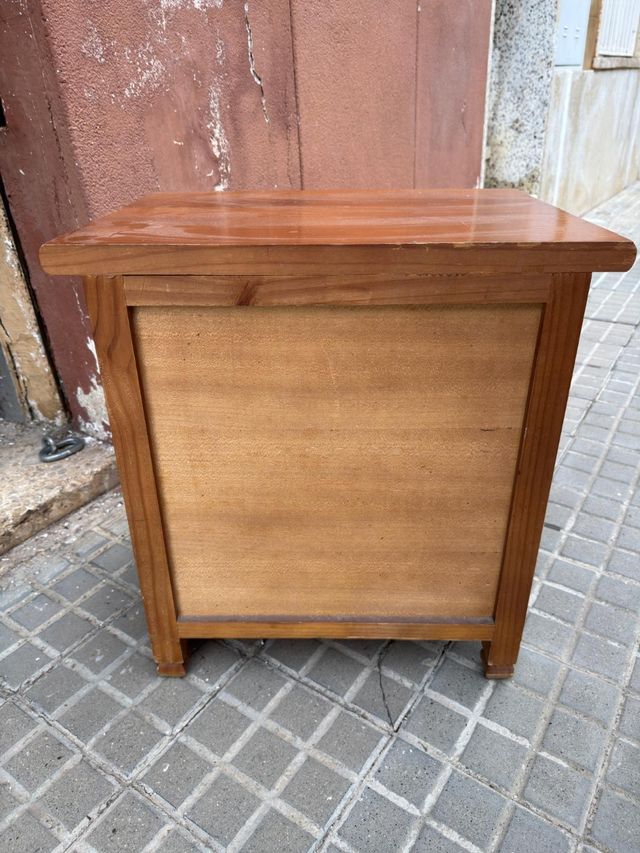 Mesita noche 3 cajones madera