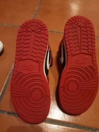 Scarpe Jordan 1 Retro - Rosso/Nero