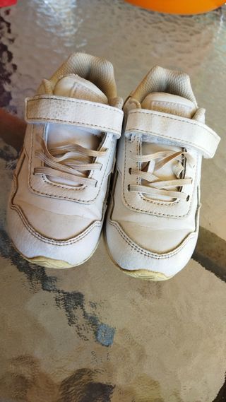 Zapatillas blancas niño talla 23