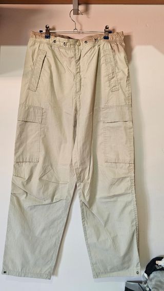Pantalones cargo beige