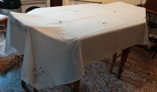 Tovaglia ricamo a mano 12 persone