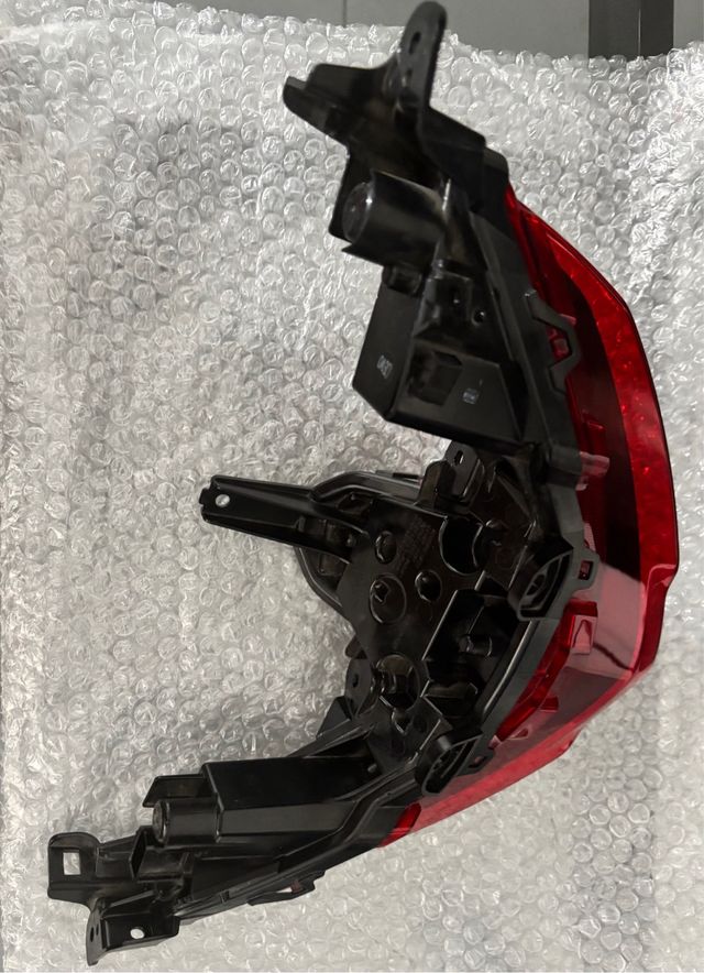 Luz trasera TMAX 560 (20-21)