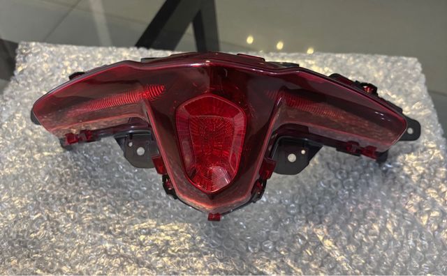 Luz trasera TMAX 560 (20-21)