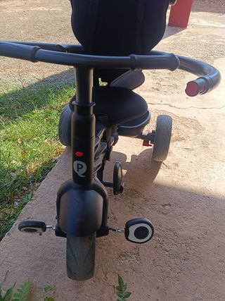 Triciclo evolutivo QPlay con capota y barra
