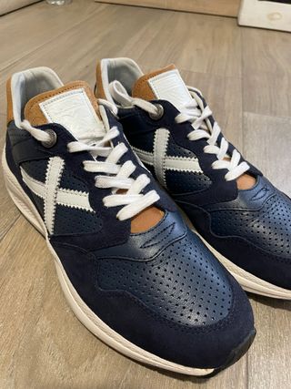 Zapatillas Múnich class 08
- Azul y Marrón