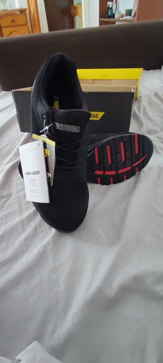 Zapatillas Paredes Seguridad (LLEVO A DOMICILIO)