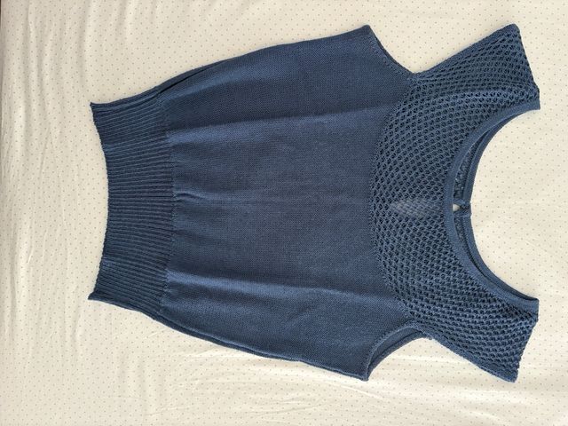 Top estivo blu senza maniche