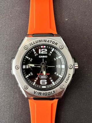Reloj Casio MWA-100H - Naranja
