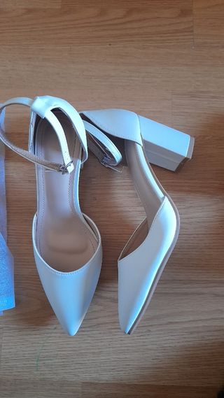 Zapatos blancos taco ancho