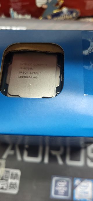 Procesador Intel Core i7-8700K 3.7GHz