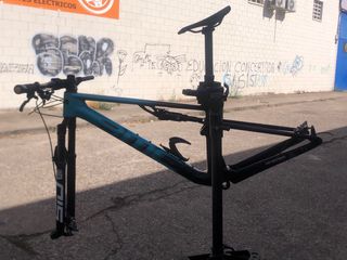Cuadro BMC Fourstroke 01
+ horquilla sid ultimate 