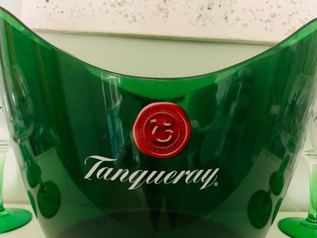 Cubo hielo + 6 vasos Tanqueray