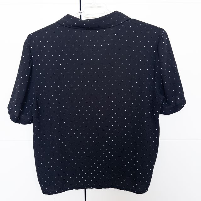 Blusa / Camisa negra topos / lunares manga corta