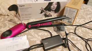 Plancha pelo Dyson Corrale - Rosa/Negra