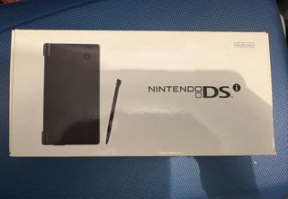 Caja Nintendo DSi negra y Manuales