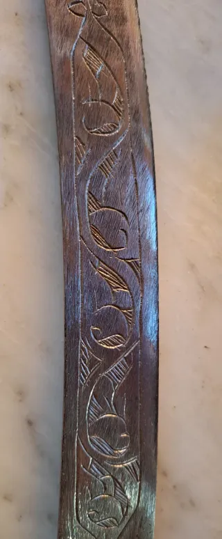 Janbiya curva: Artesanal, nácar