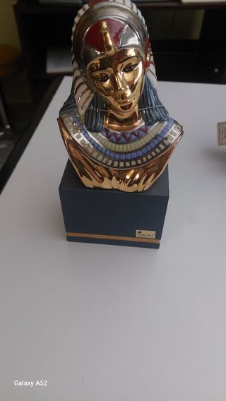 Figura egipcia Nadal: busto Nefertiti