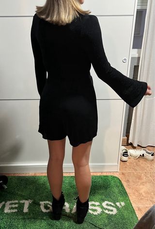 Enterizo negro corto manga larga