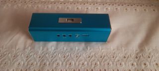 Altavoces portátiles Y-10 y MAUK2