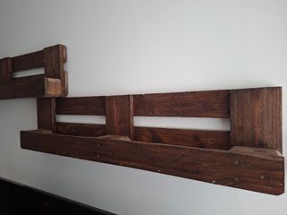 2 Estanterías rústicas de madera