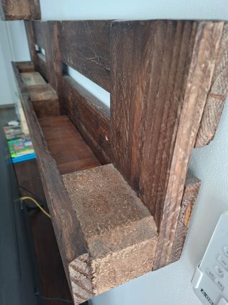 2 Estanterías rústicas de madera